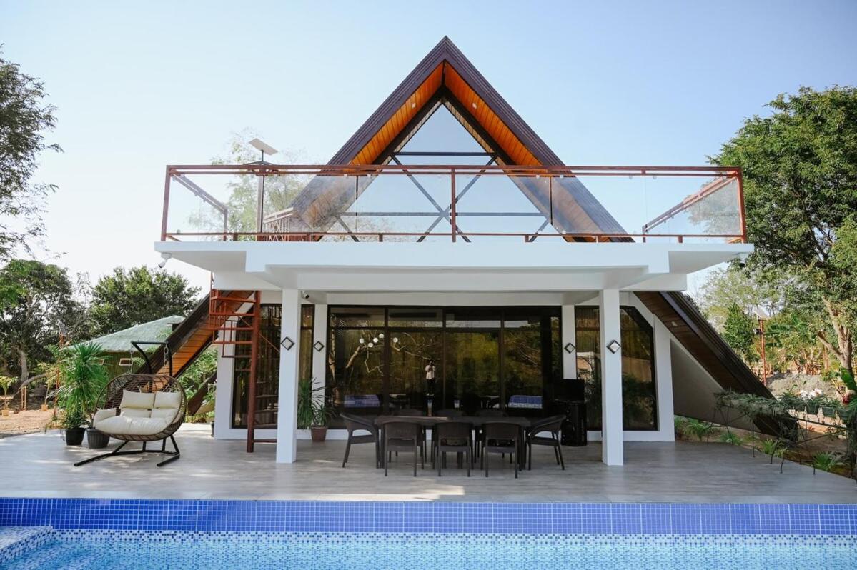 Redwood Cabin Bolinao Exterior foto