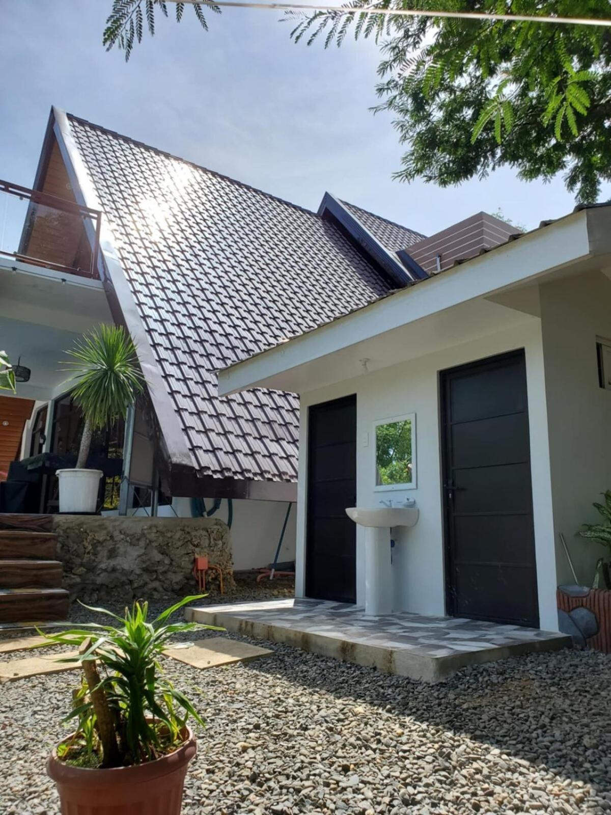 Redwood Cabin Bolinao Exterior foto